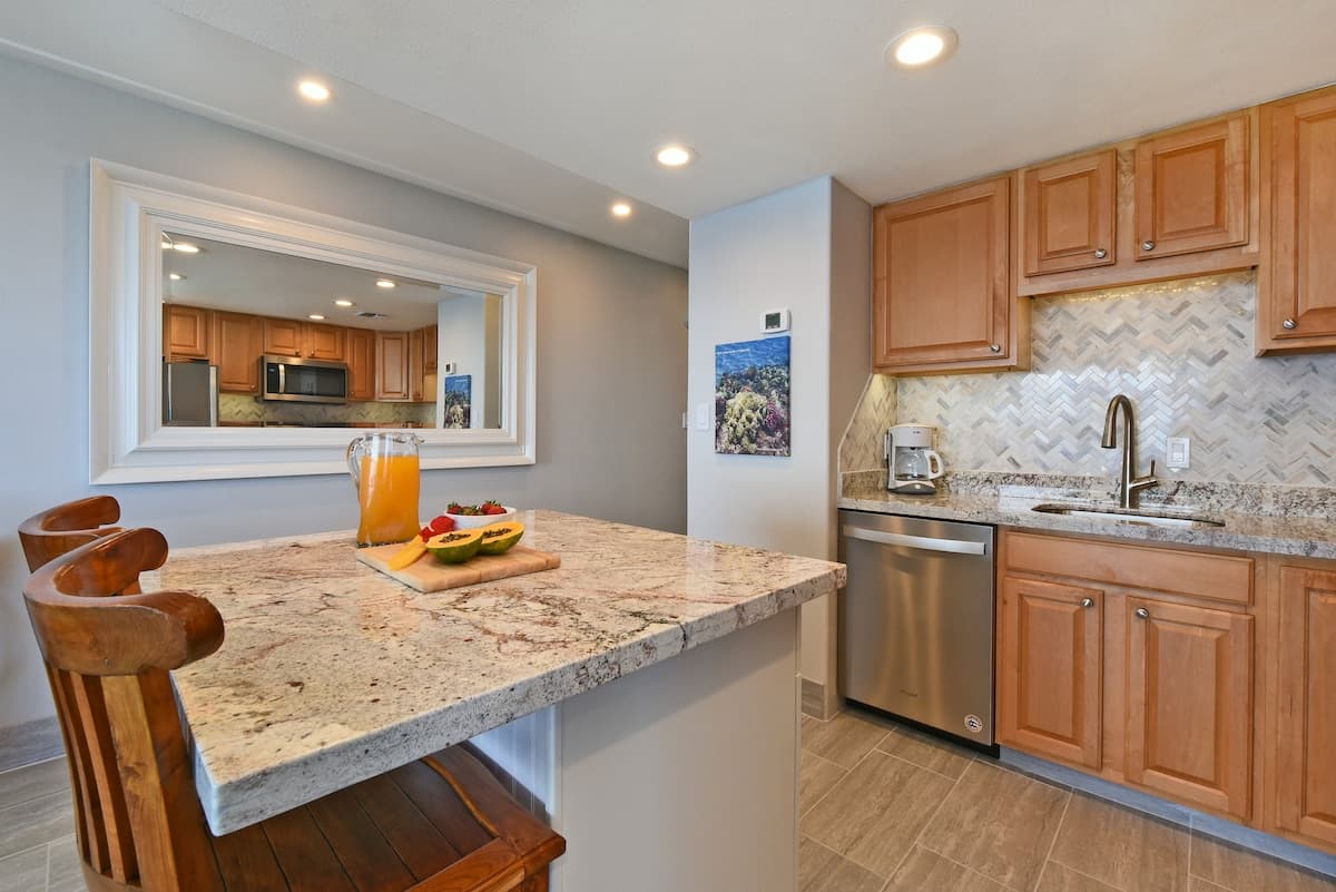 Condo in Lahaina · ★4.69 · 1 bedroom · 1 bed · 1 bath - Photo 3