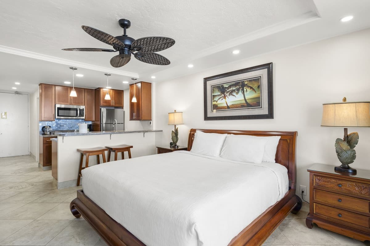 Condo in Lahaina · ★4.86 · 1 bedroom · 1 bed · 1 private bath - Photo 5