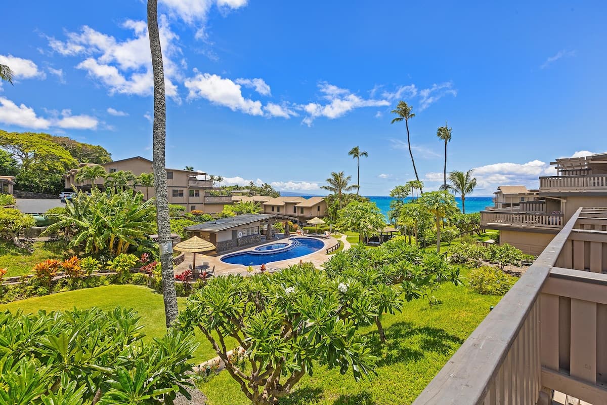 Condo in Lahaina · ★5.0 · 2 bedrooms · 3 beds · 2 baths - Photo 1