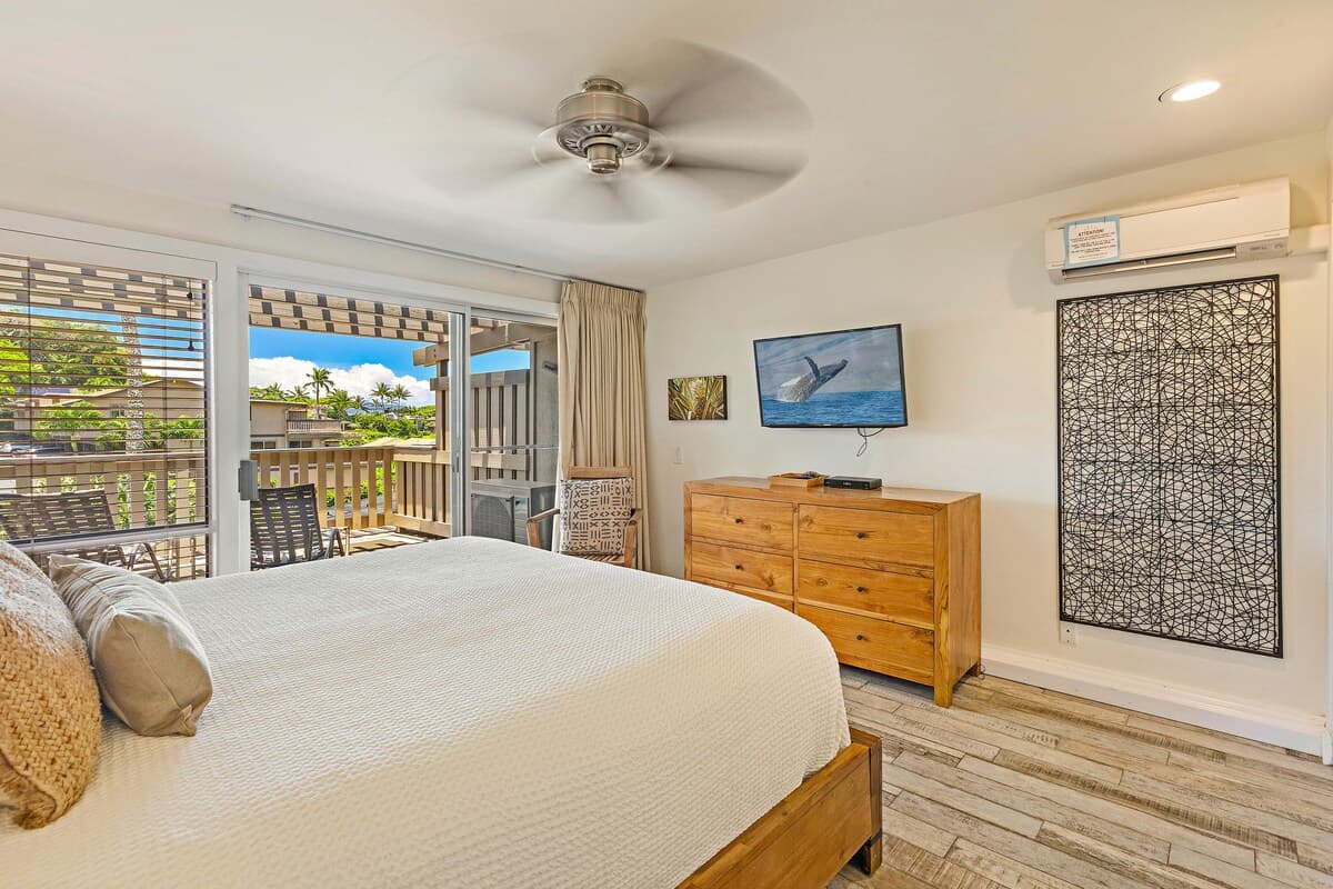 Condo in Lahaina · ★5.0 · 2 bedrooms · 3 beds · 2 baths - Photo 3