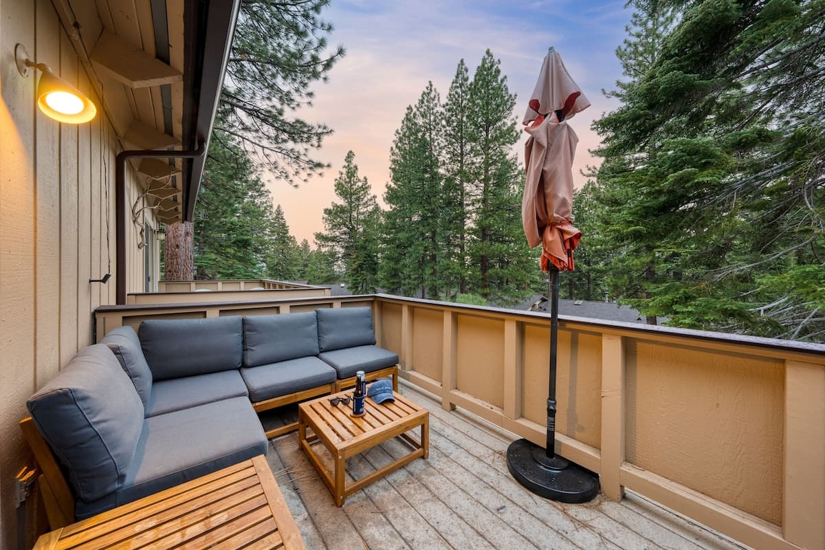 Home in Incline Village · 3 bedrooms · 4 beds · 2.5 private baths - Photo 4