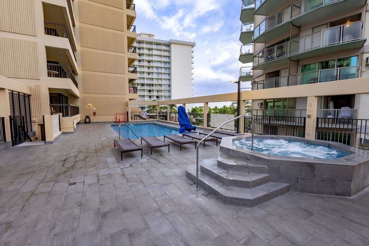 Steps to Waikiki Beach! | Ocean View Balcony - Photo 4