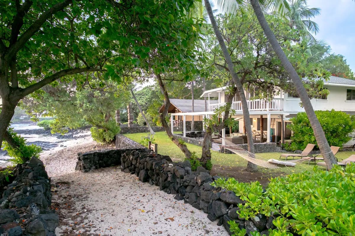 Seaside Cottage - The beach is your front yard! - Photo 2