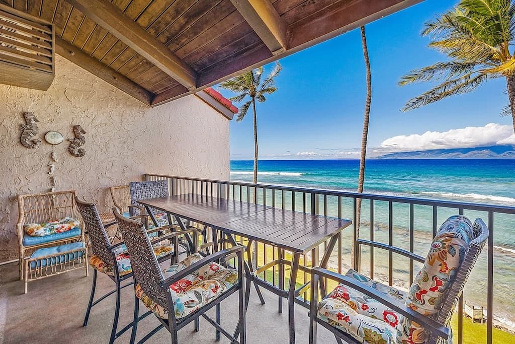 Condo in Lahaina · ★4.76 · 3 bedrooms · 7 beds · 3 private baths - Photo 3