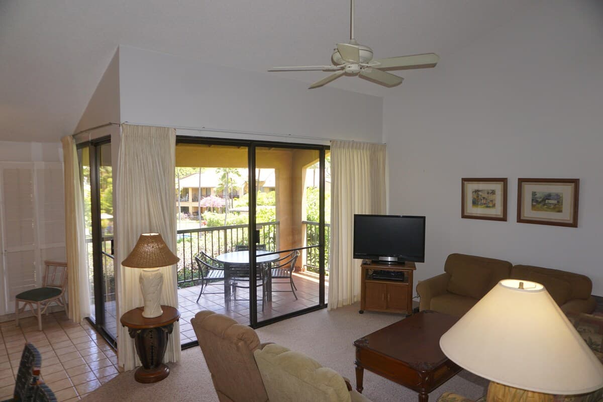 Condo in Kihei · ★4.6 · 2 bedrooms · 4 beds · 2 shared baths - Photo 4