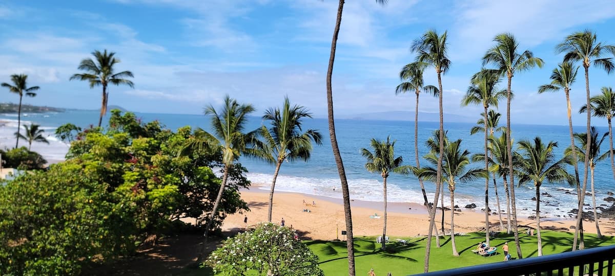 Condo in Kihei · ★4.6 · 2 bedrooms · 2 beds · 2 baths - Photo 1