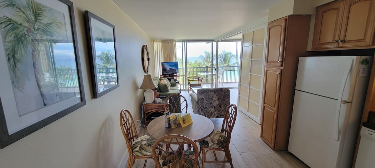 Condo in Kihei · ★4.6 · 2 bedrooms · 2 beds · 2 baths - Photo 3