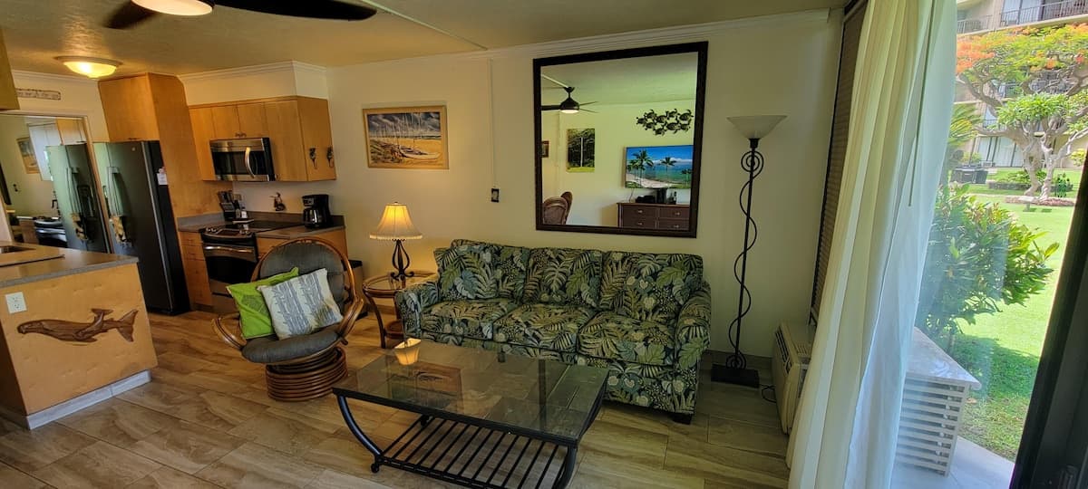 Condo in Kihei · ★5.0 · 1 bedroom · 2 beds · 2 shared baths - Photo 2