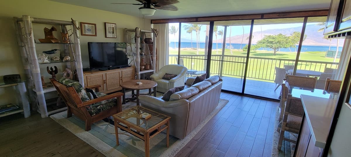 Condo in Kihei · ★4.5 · 3 bedrooms · 5 beds · 3 shared baths - Photo 1