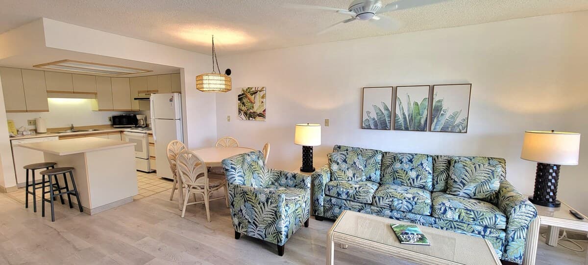 Condo in Kihei · ★4.32 · 1 bedroom · 2 beds · 2 private baths - Photo 4