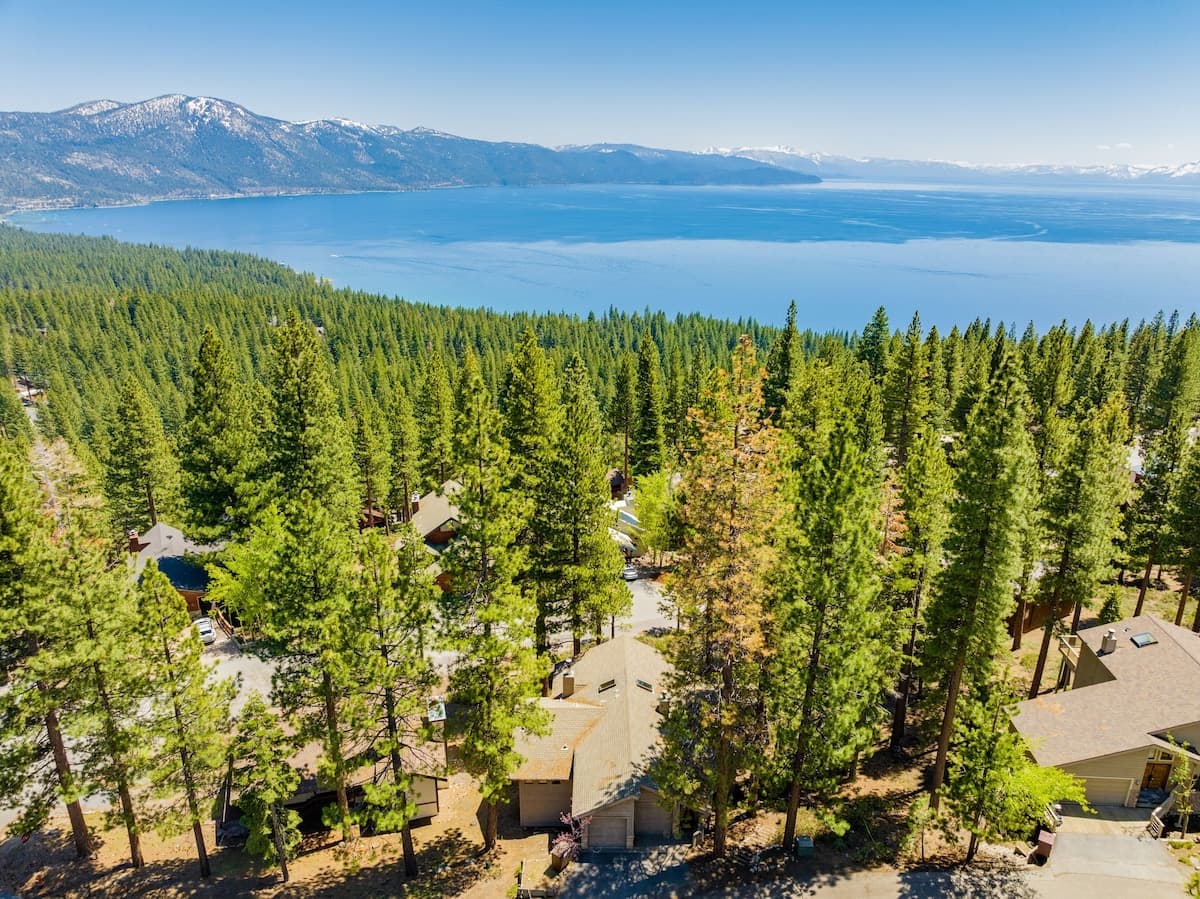Home in Incline Village · 4 bedrooms · 5 beds · 3.5 private baths - Photo 2