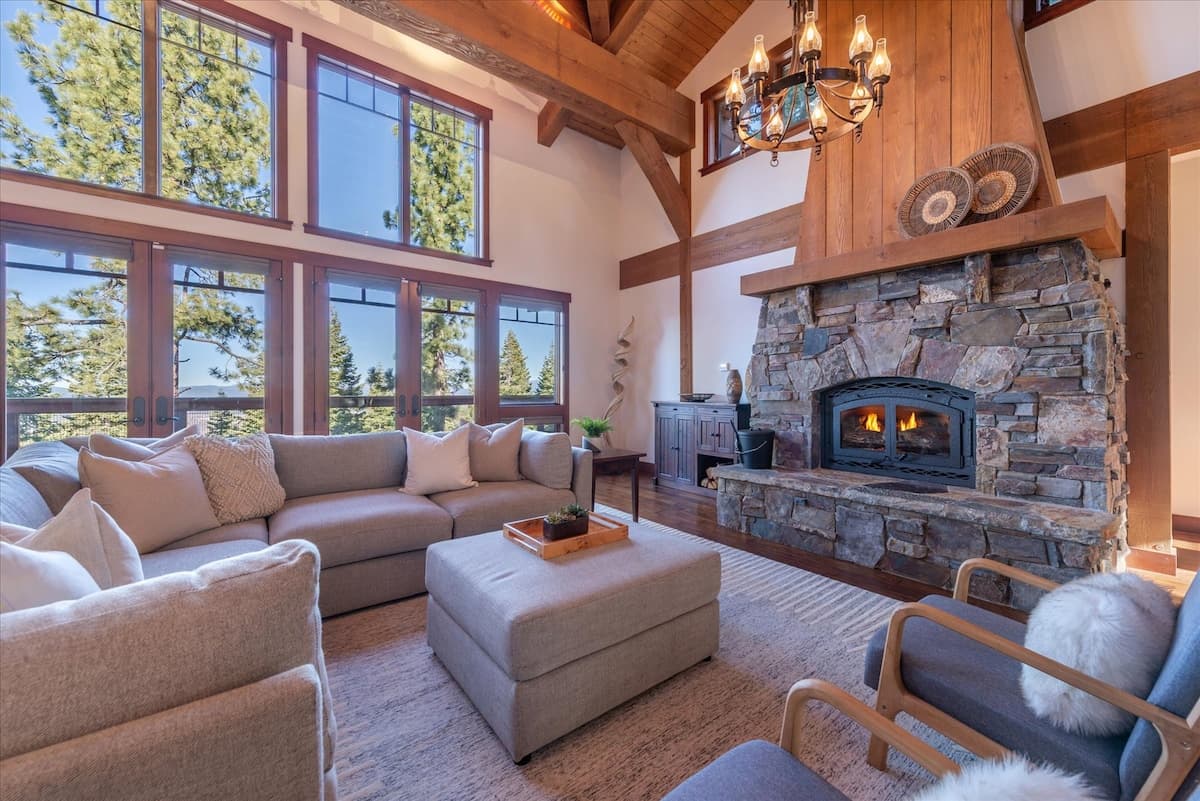 Ski-In Access 4BR Lodge at Timberline Lift - Photo 5