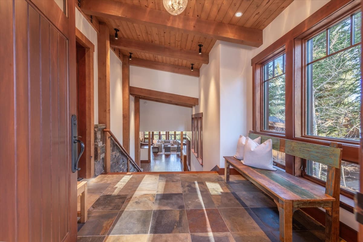 Ski-In Access 4BR Lodge at Timberline Lift - Photo 2