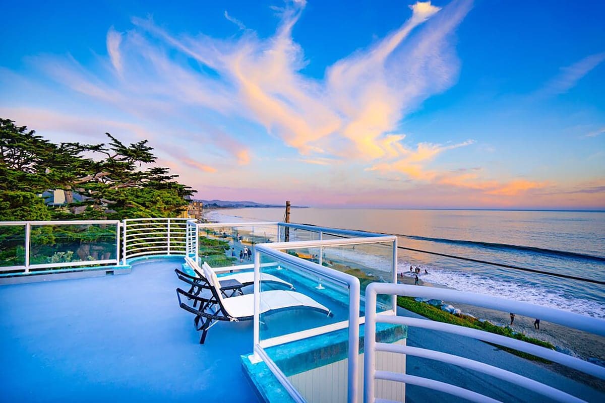 Oceanfront Art Estate, 3 Levels + Rooftop Patio - Photo 1