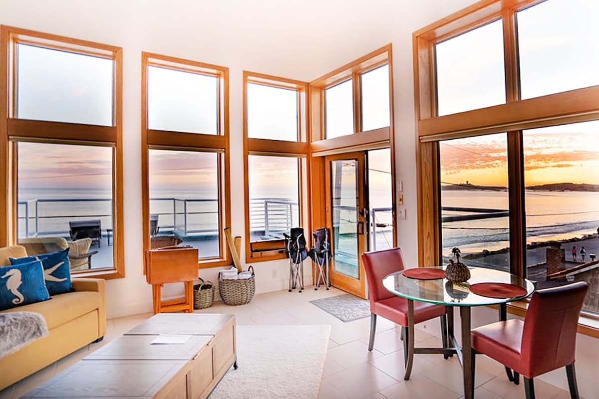 Oceanfront Art Estate, 3 Levels + Rooftop Patio - Photo 3