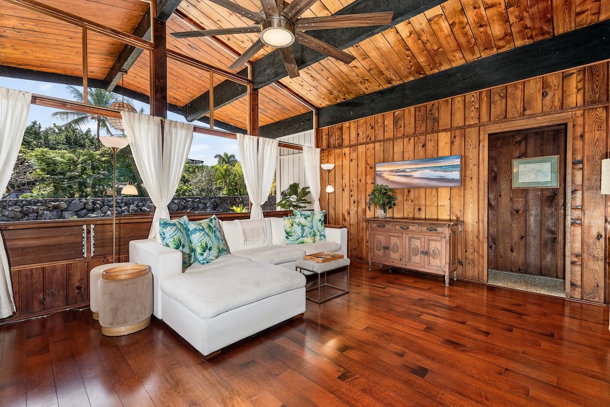 Home in Kailua-Kona · ★4.83 · 3 bedrooms · 4 beds · 3.5 baths - Photo 4