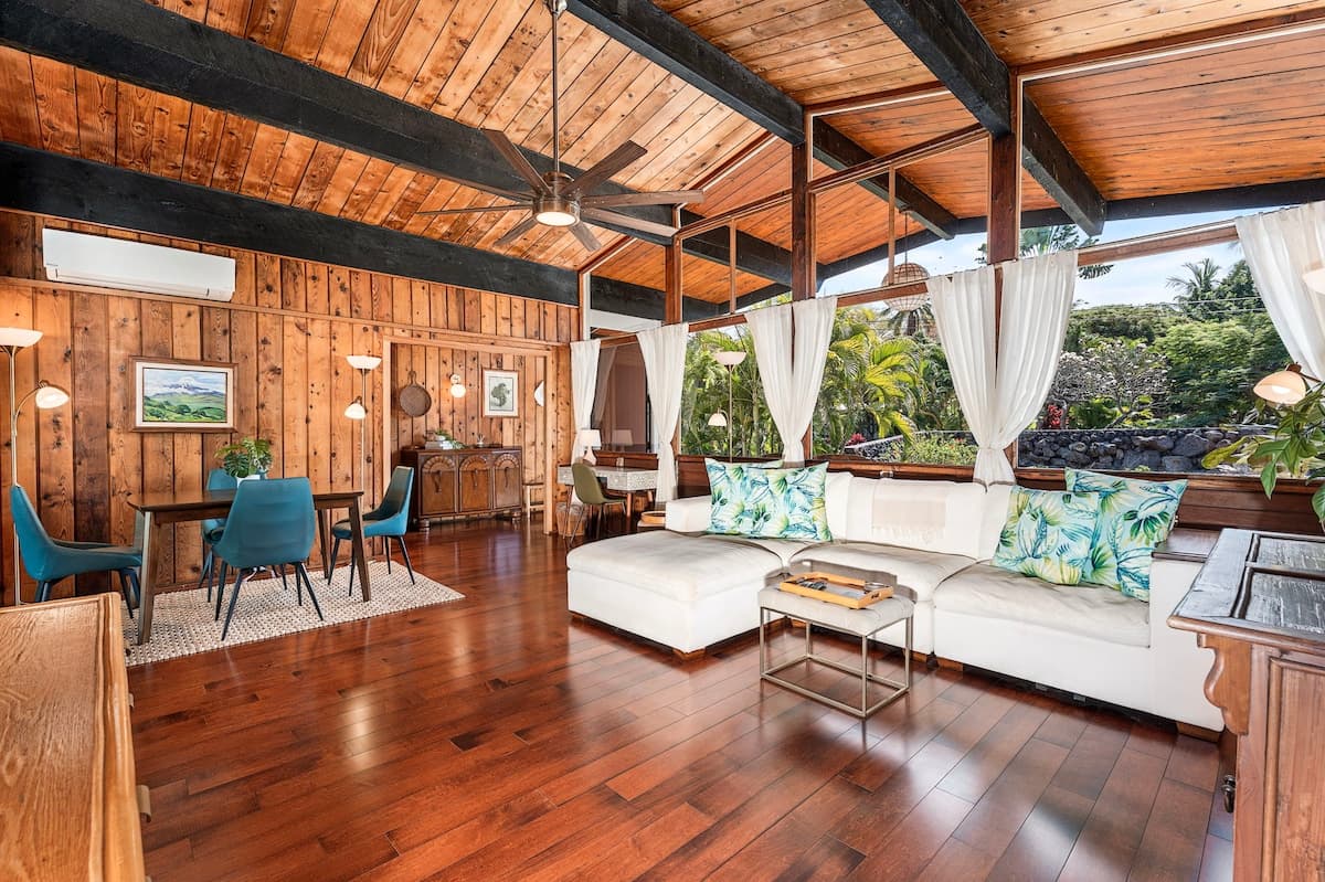 Home in Kailua-Kona · ★4.83 · 3 bedrooms · 4 beds · 3.5 baths - Photo 3