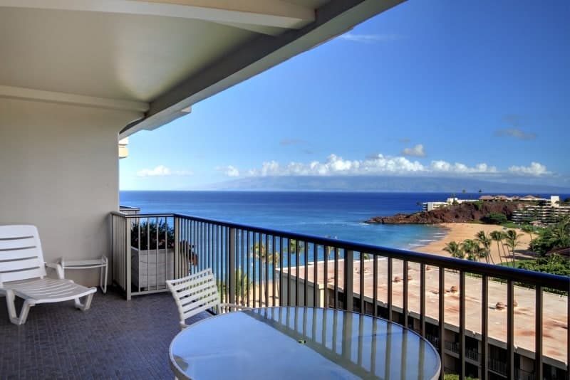 Condo in Lahaina · ★4.86 · 1 bedroom · 2 beds · 2 baths - Photo 2