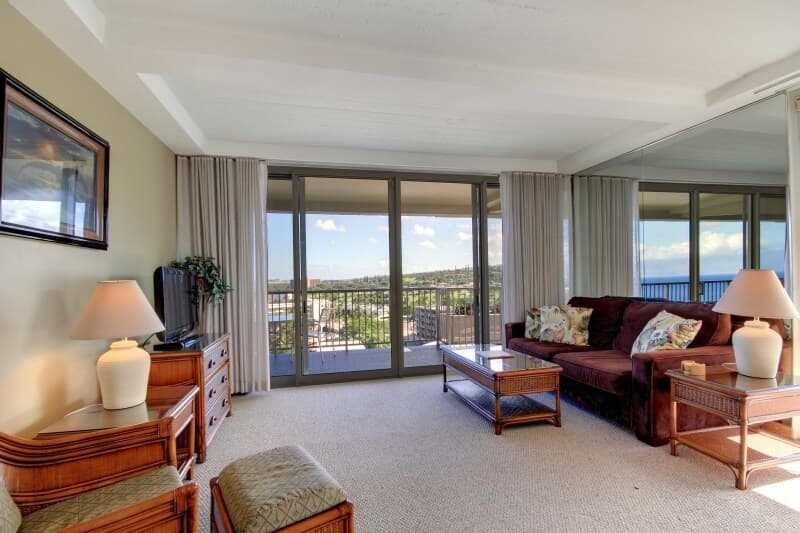 Condo in Lahaina · ★4.86 · 1 bedroom · 2 beds · 2 baths - Photo 4