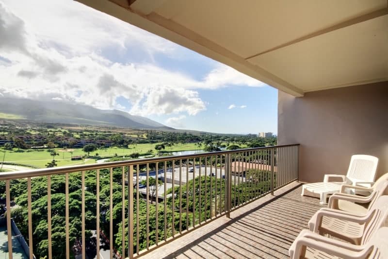 Condo in Lahaina · ★4.86 · 1 bedroom · 2 beds · 2 baths - Photo 3