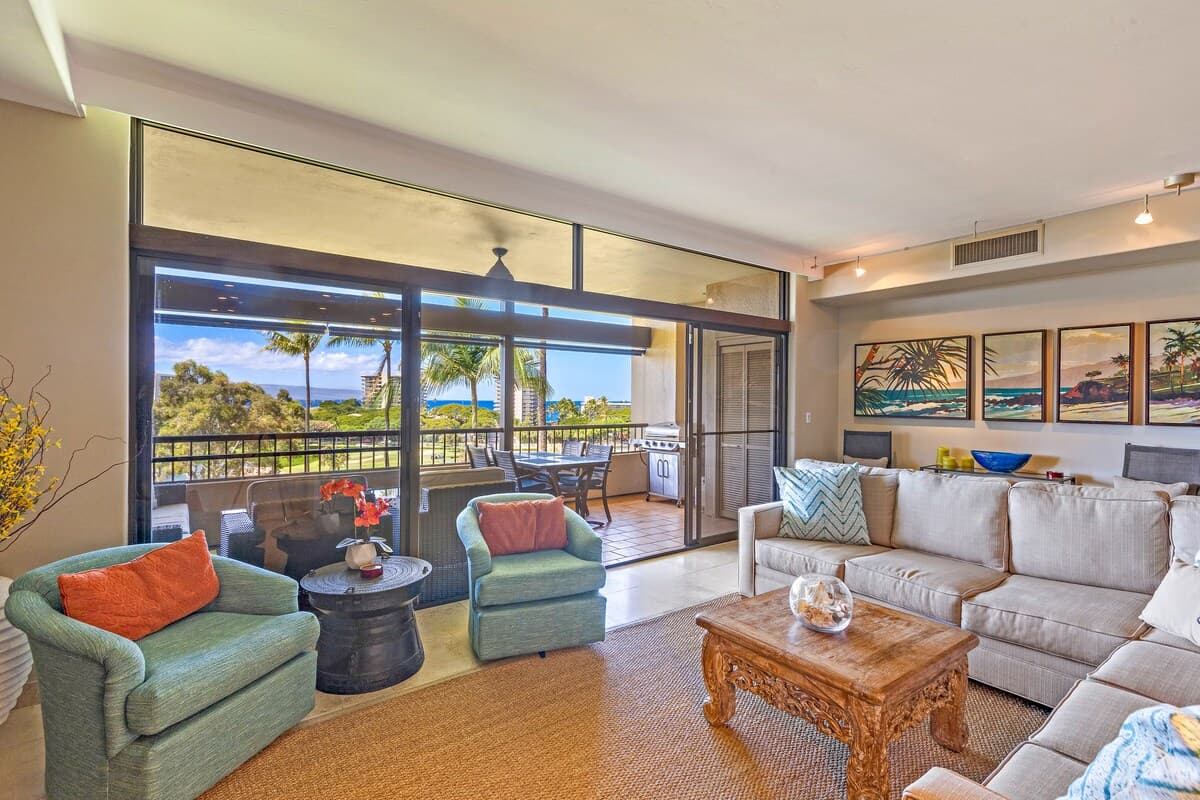 Condo in Lahaina · ★4.61 · 2 bedrooms · 3 beds · 2 baths - Photo 1