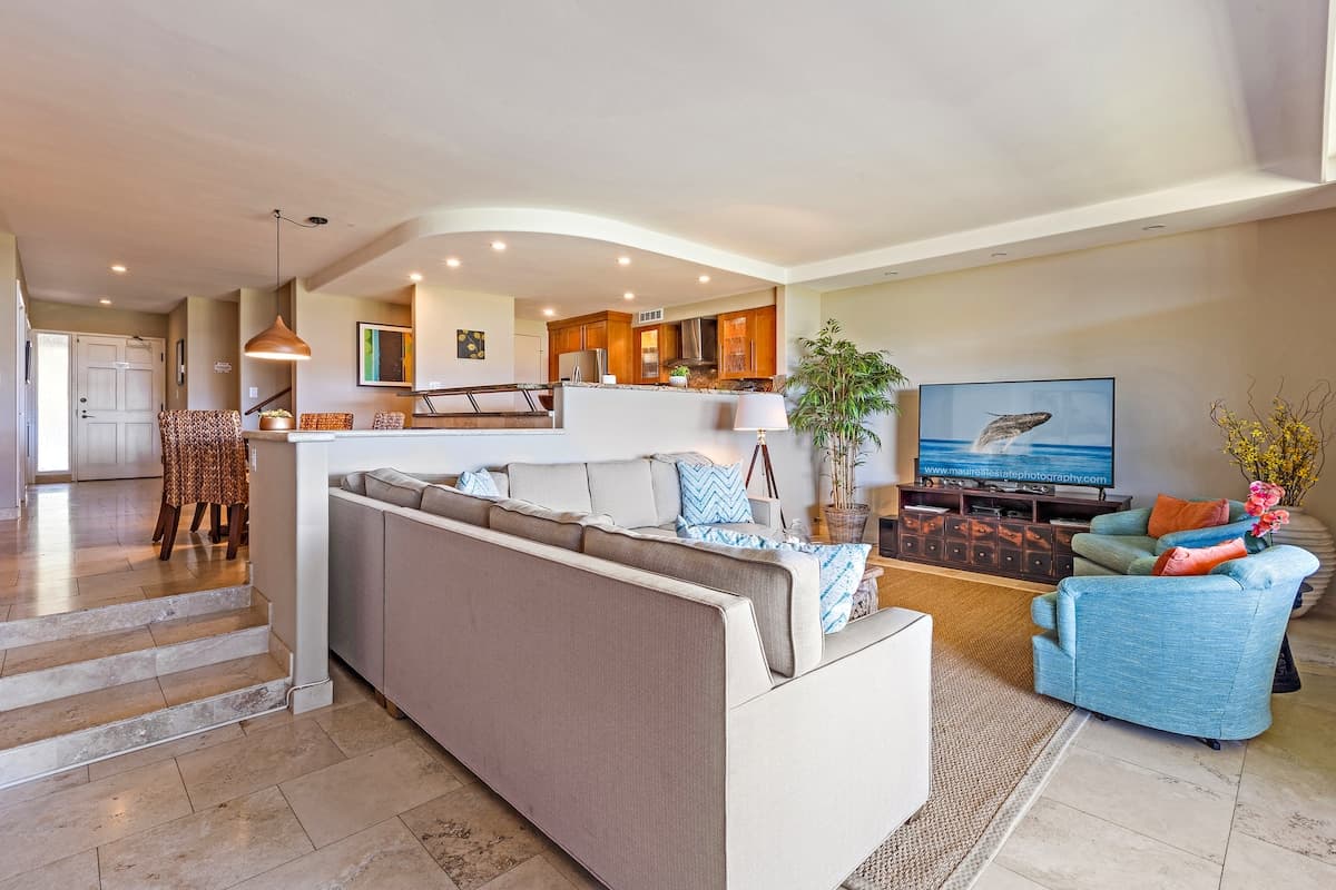 Condo in Lahaina · ★4.61 · 2 bedrooms · 3 beds · 2 baths - Photo 5
