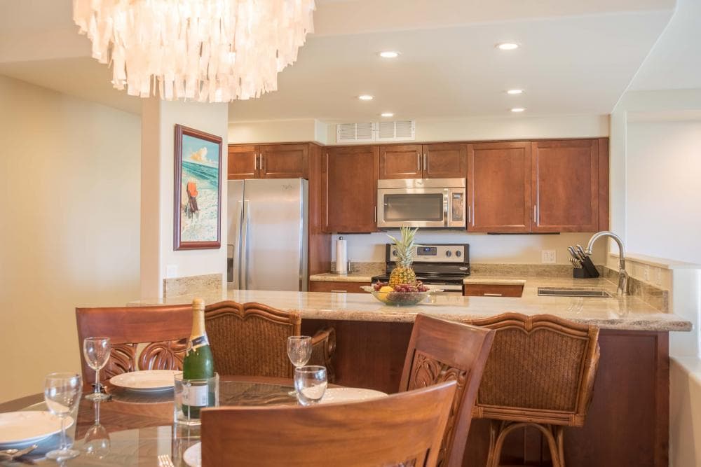 Condo in Lahaina · ★4.88 · 2 bedrooms · 3 beds · 2 private baths - Photo 5