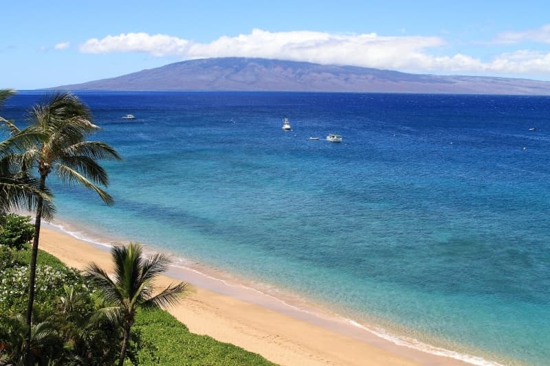 Condo in Lahaina · ★4.67 · 1 bedroom · 2 beds · 2 baths - Photo 4