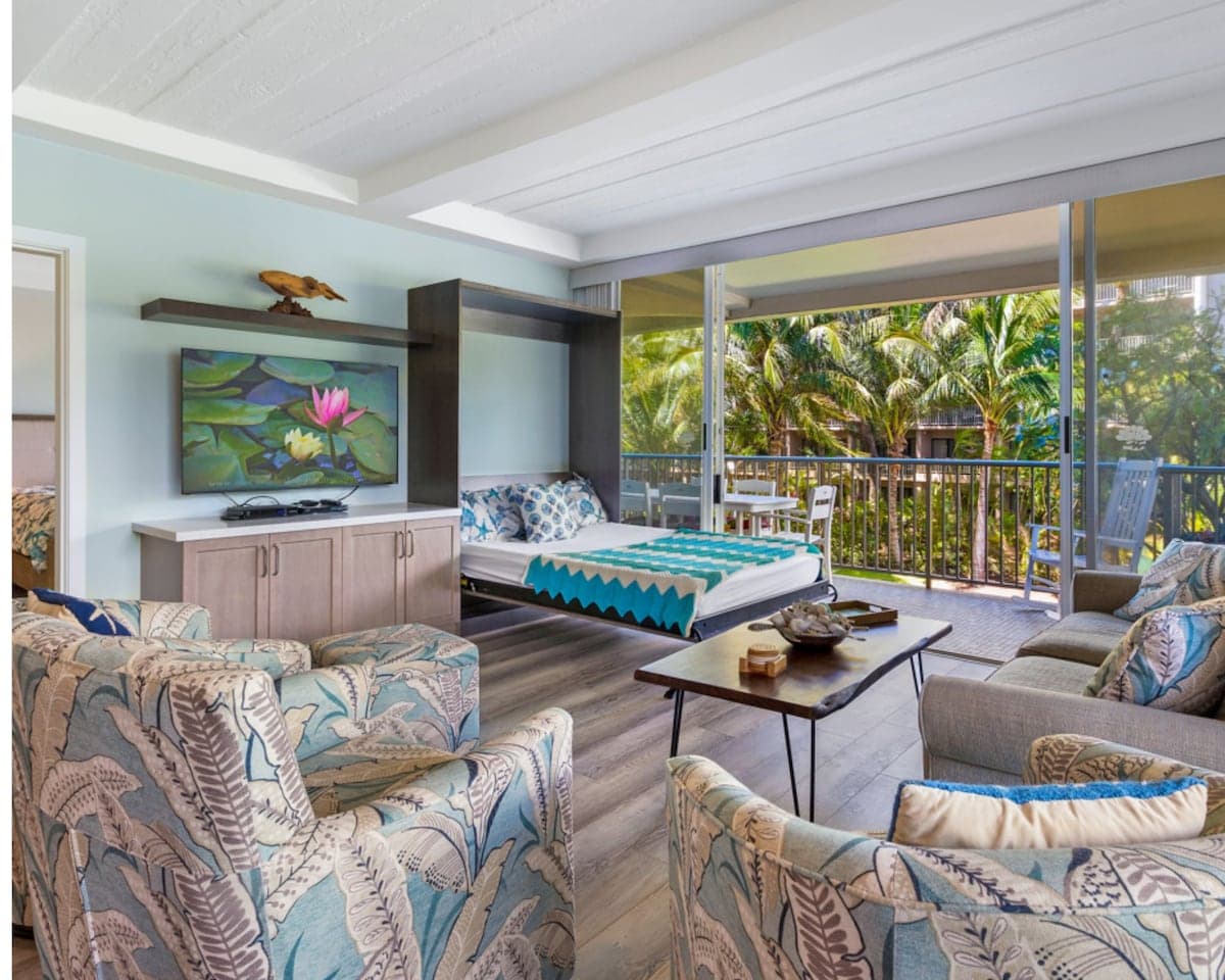 Condo in Lahaina · ★4.57 · 1 bedroom · 2 beds · 2 baths - Photo 5