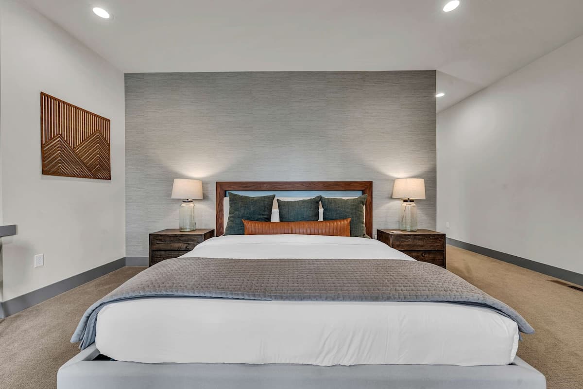 Truckee Duplex with Chef Kitchen & Fireplaces - Photo 4