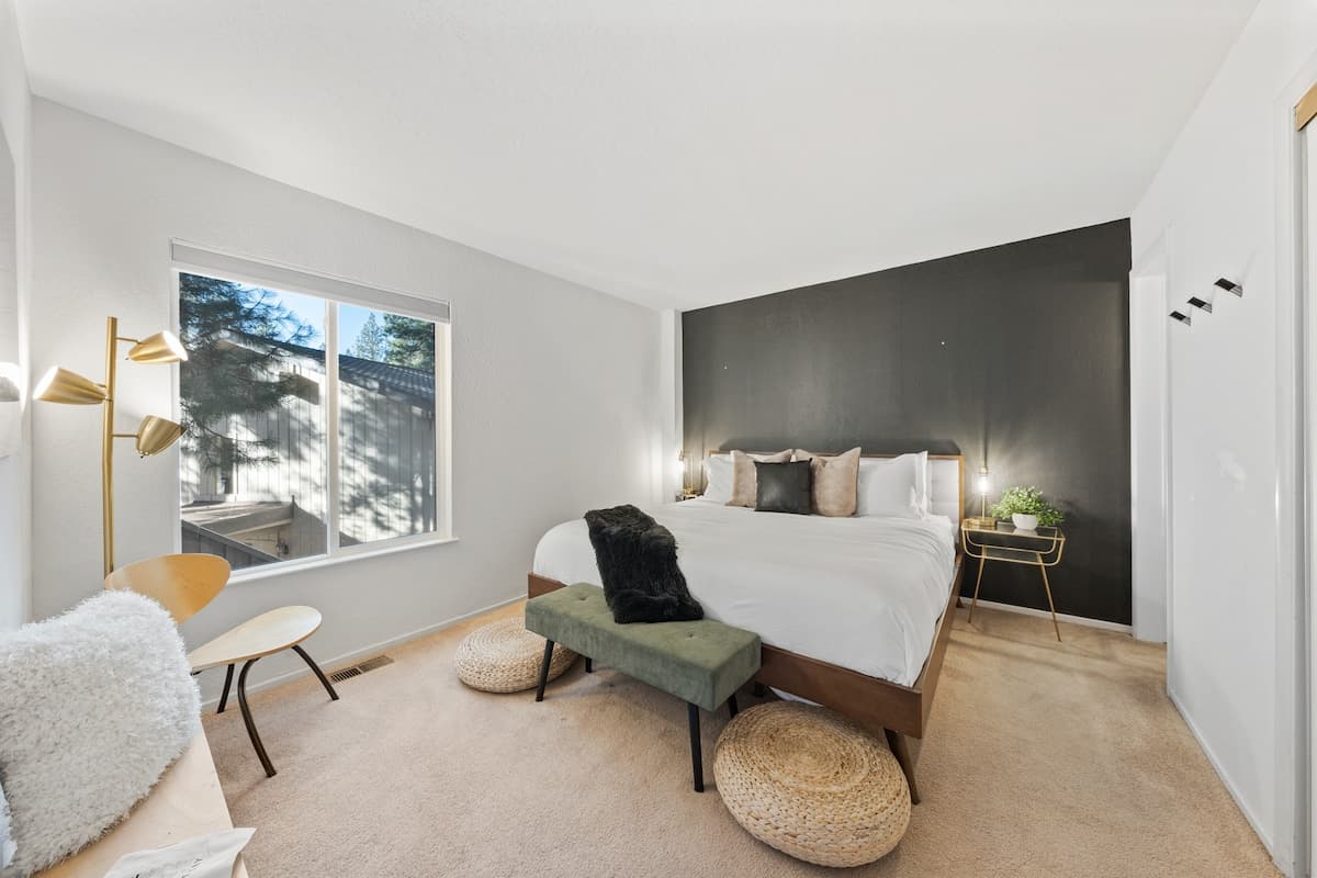 Condo in Incline Village · ★New · 3 bedrooms · 4 beds · 2.5 private baths - Photo 5