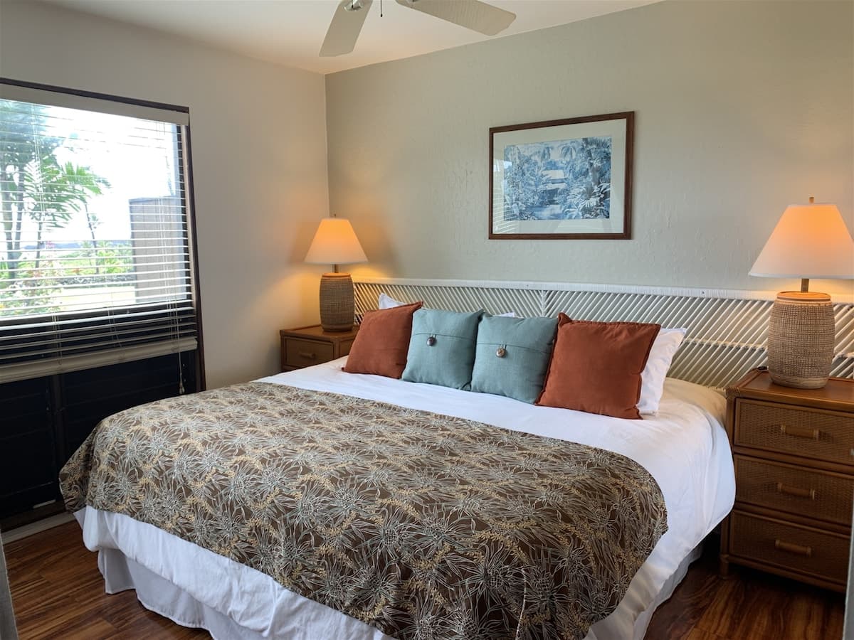 Condo in Pahala · ★4.57 · 1 bedroom · 2 beds · 1 shared bath - Photo 2