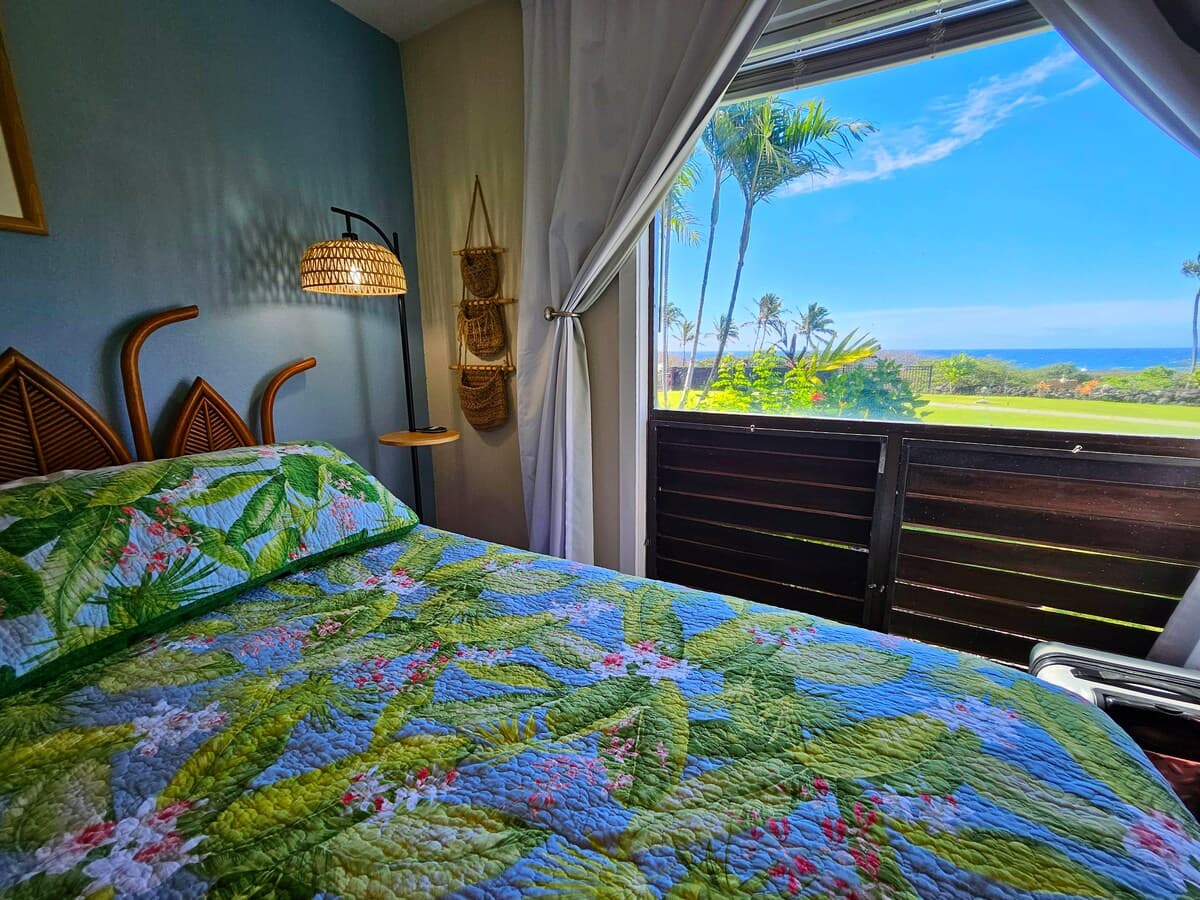 Condo in Pahala · ★4.65 · Studio · 2 beds · 1 private bath - Photo 3