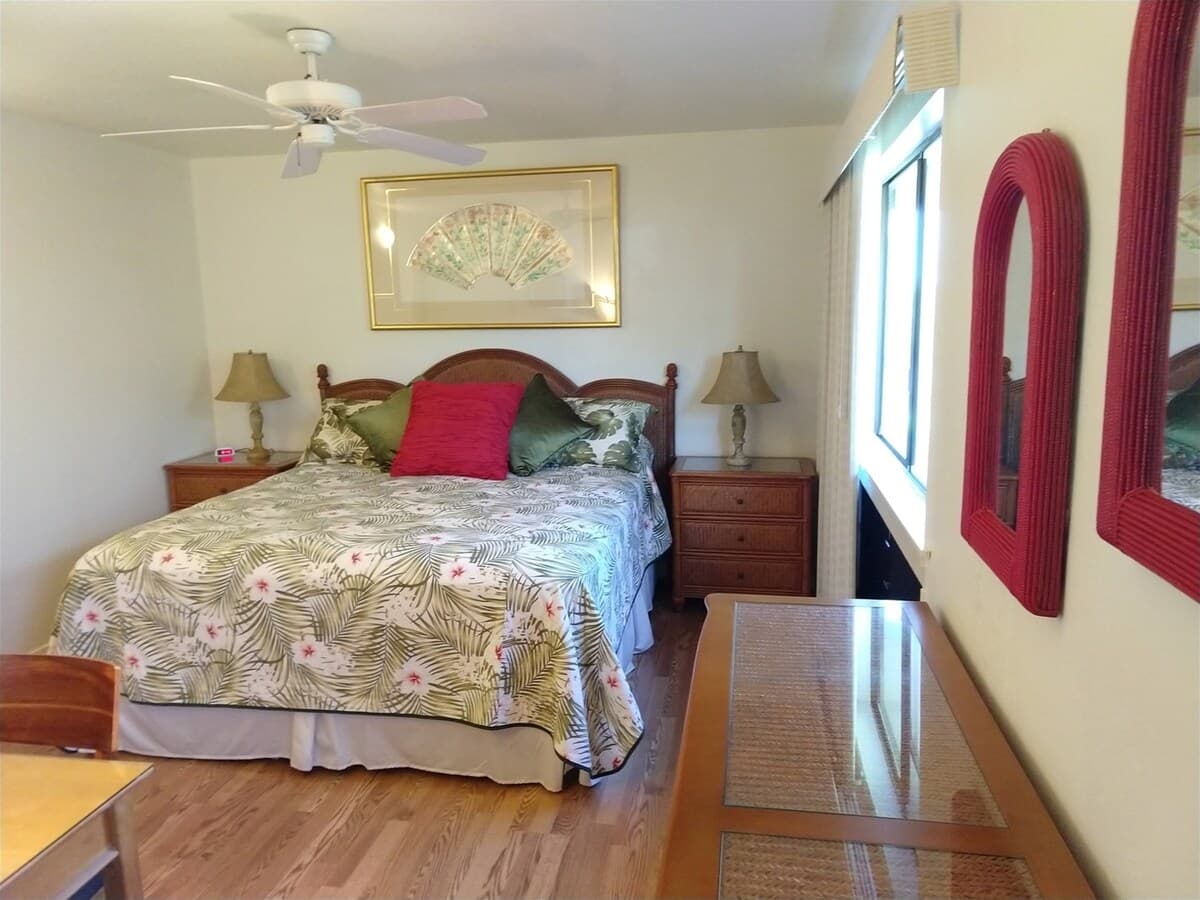 Condo in Pahala · ★4.88 · 1 bedroom · 1 shared bath - Photo 2