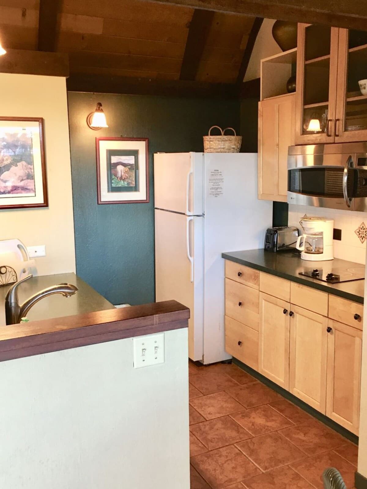 Condo in Pahala · ★4.78 · 1 bedroom · 1 bed · 1 shared bath - Photo 4