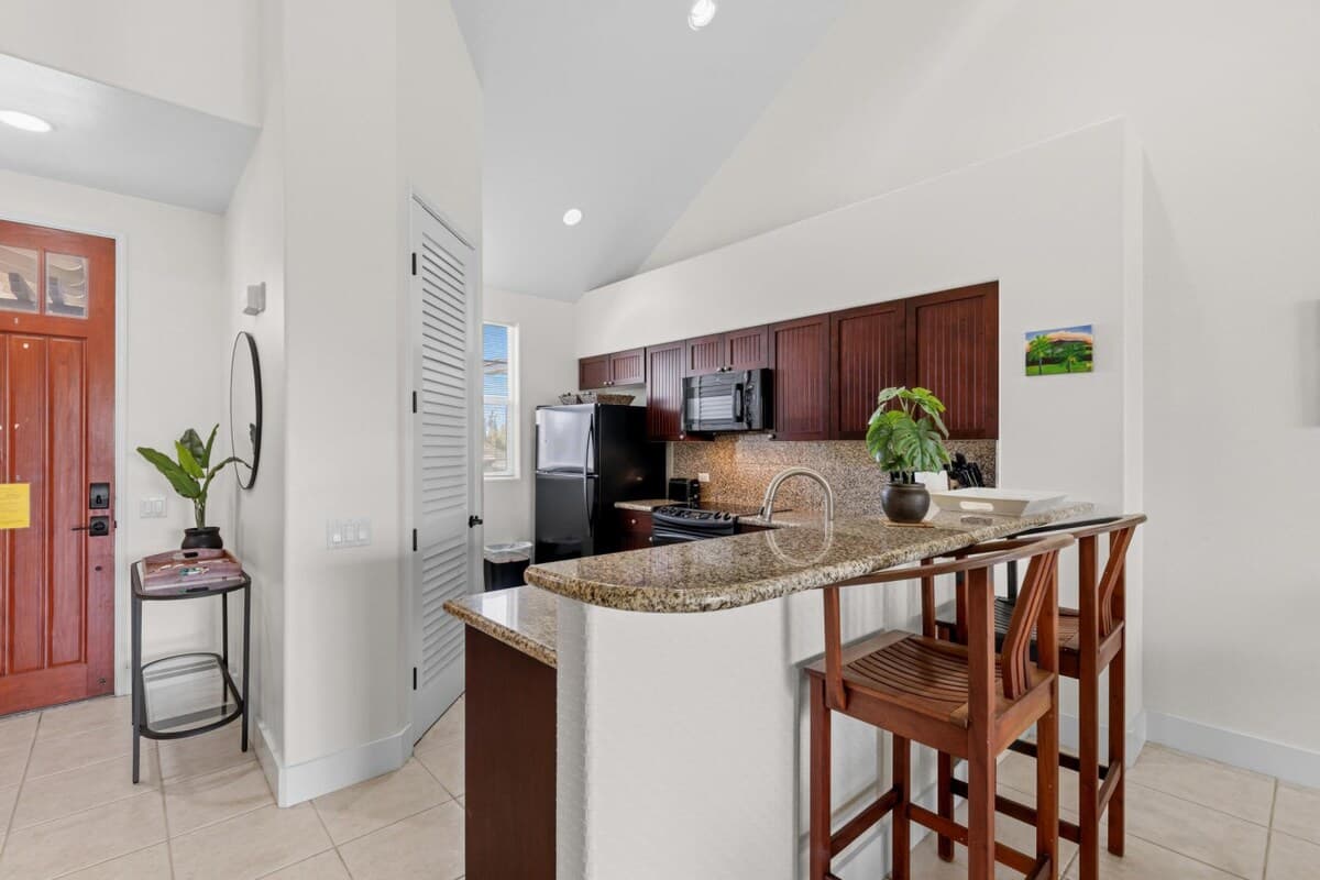 Condo in Waikoloa Beach Resort · ★5.0 · 2 bedrooms · 5 beds · 2.5 private baths - Photo 3