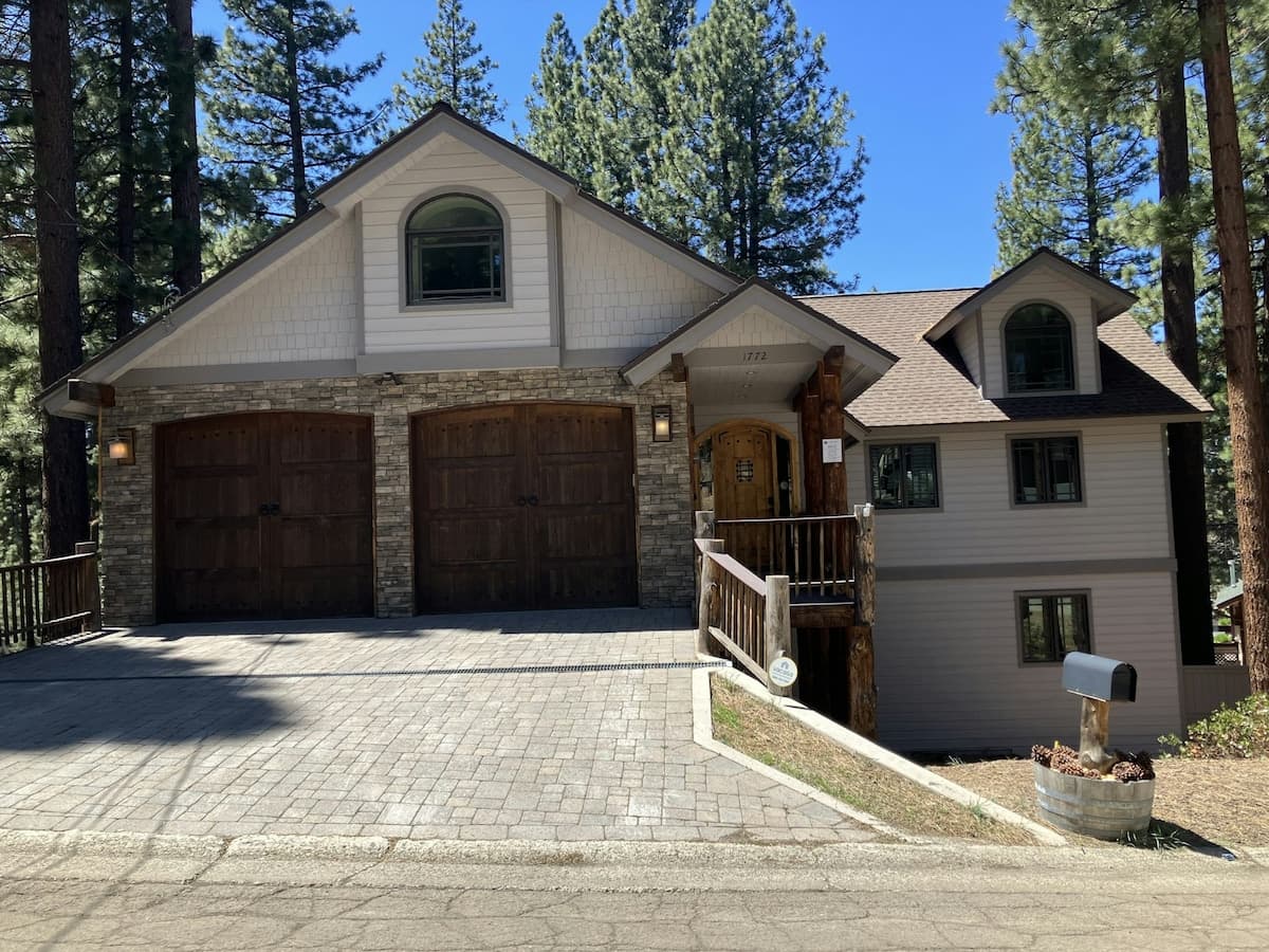High Meadows Gem Hot Tub, Pool Table, Pets OK - Photo 1
