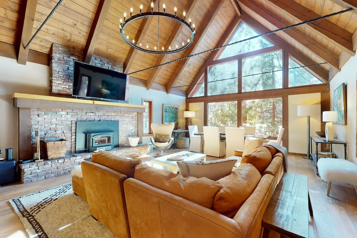 Home in Zephyr Cove · ★4.0 · 3 bedrooms · 8 beds · 3 private baths - Photo 1