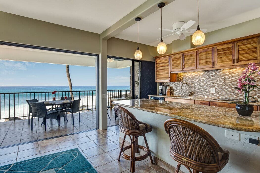 Condo in Kailua-Kona · ★4.67 · 2 bedrooms · 2 beds · 2 baths - Photo 3
