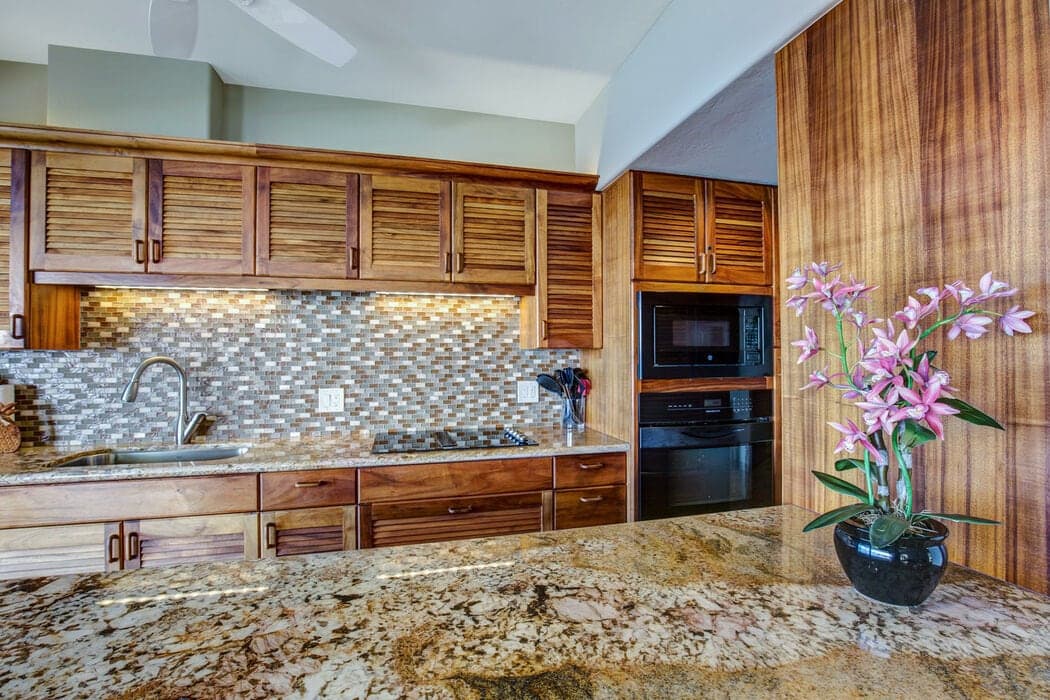 Condo in Kailua-Kona · ★4.67 · 2 bedrooms · 2 beds · 2 baths - Photo 4