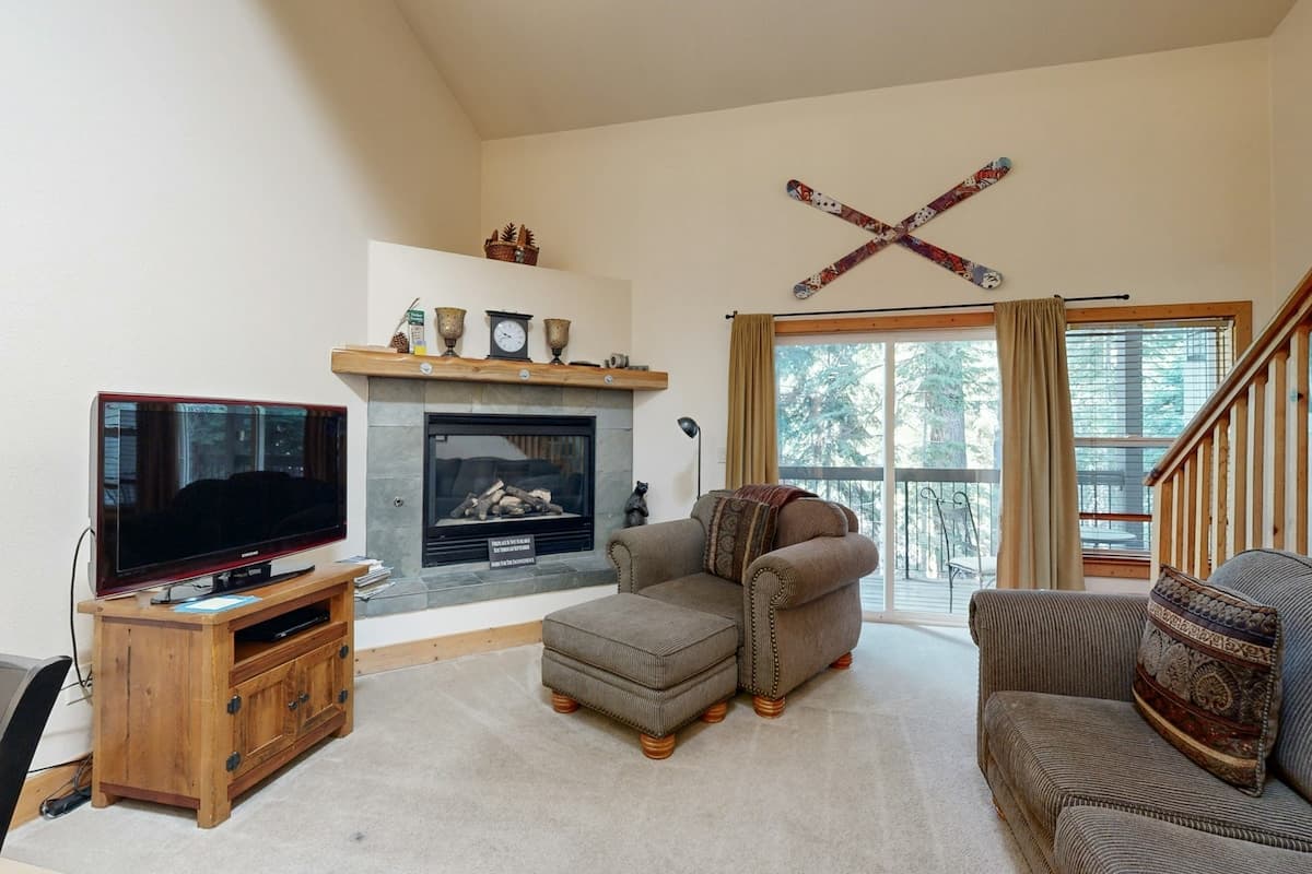 Tavern Inn Condo with Shuttle to Palisades - Photo 1