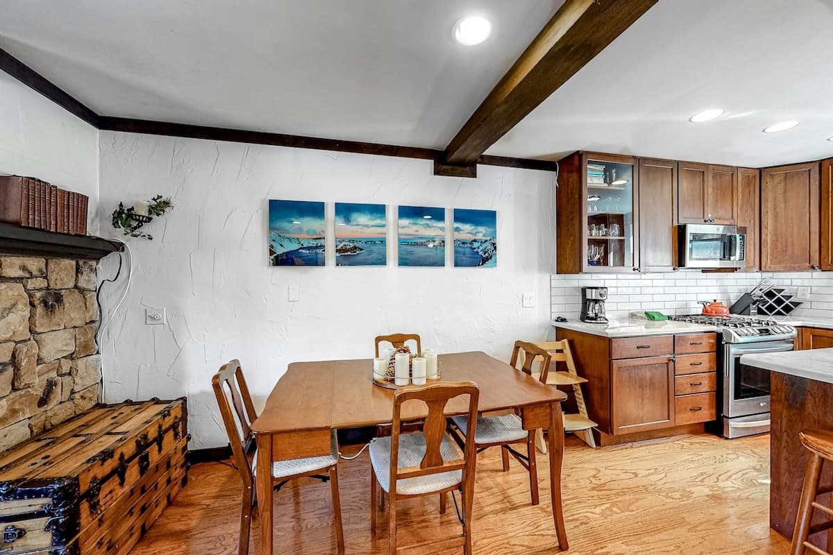 Rustic 3-Story Condo Near Ski & Lake Tahoe - Photo 3