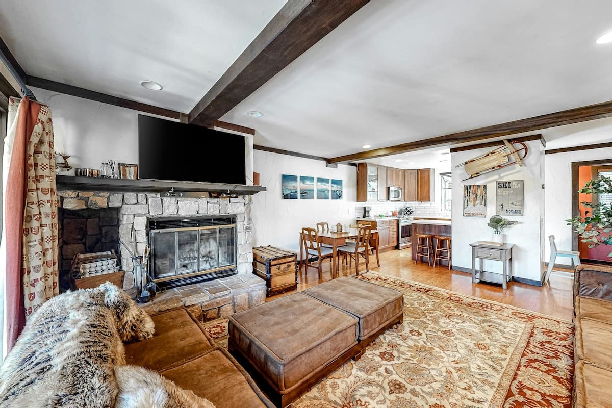 Rustic 3-Story Condo Near Ski & Lake Tahoe - Photo 1