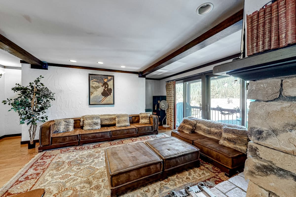 Rustic 3-Story Condo Near Ski & Lake Tahoe - Photo 2