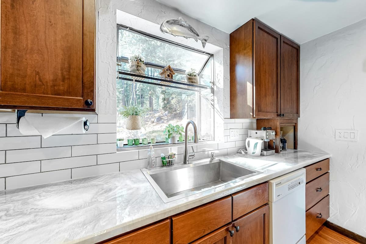 Rustic 3-Story Condo Near Ski & Lake Tahoe - Photo 5