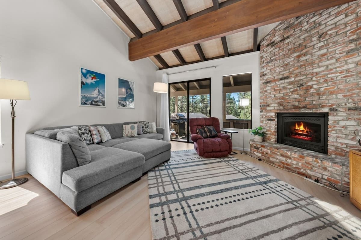 Condo in Incline Village · ★New · 3 bedrooms · 3 beds · 2 private baths - Photo 4