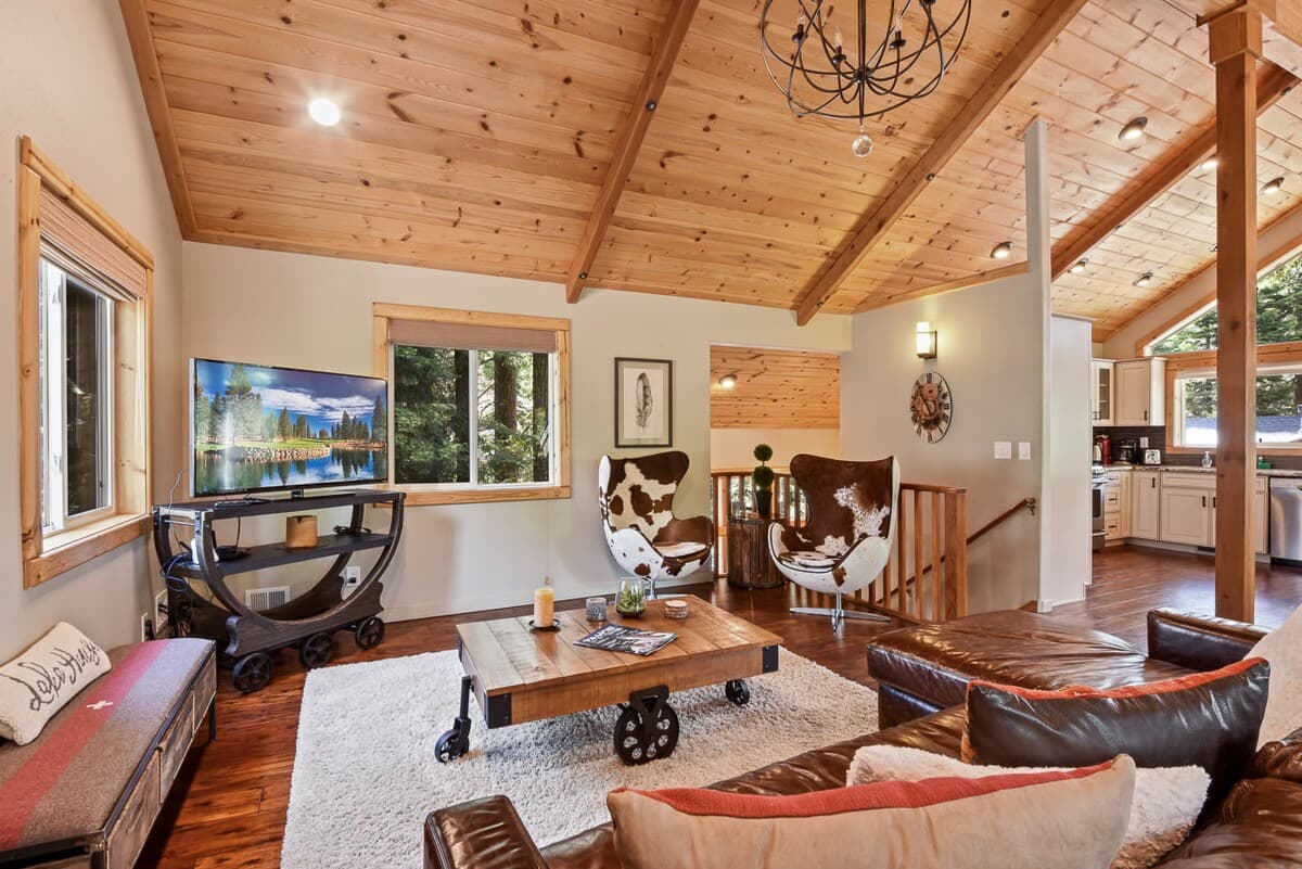Secluded Pine Forest Chalet with Lake Views - Photo 4