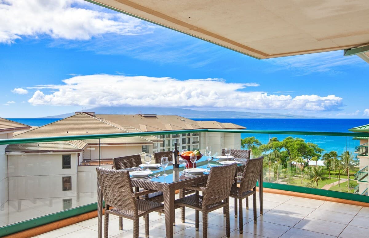 Condo in Lahaina · ★4.75 · 2 bedrooms · 3 beds · 2 baths - Photo 2