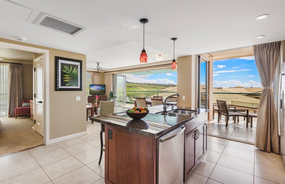 Condo in Lahaina · ★4.75 · 2 bedrooms · 3 beds · 2 baths - Photo 5