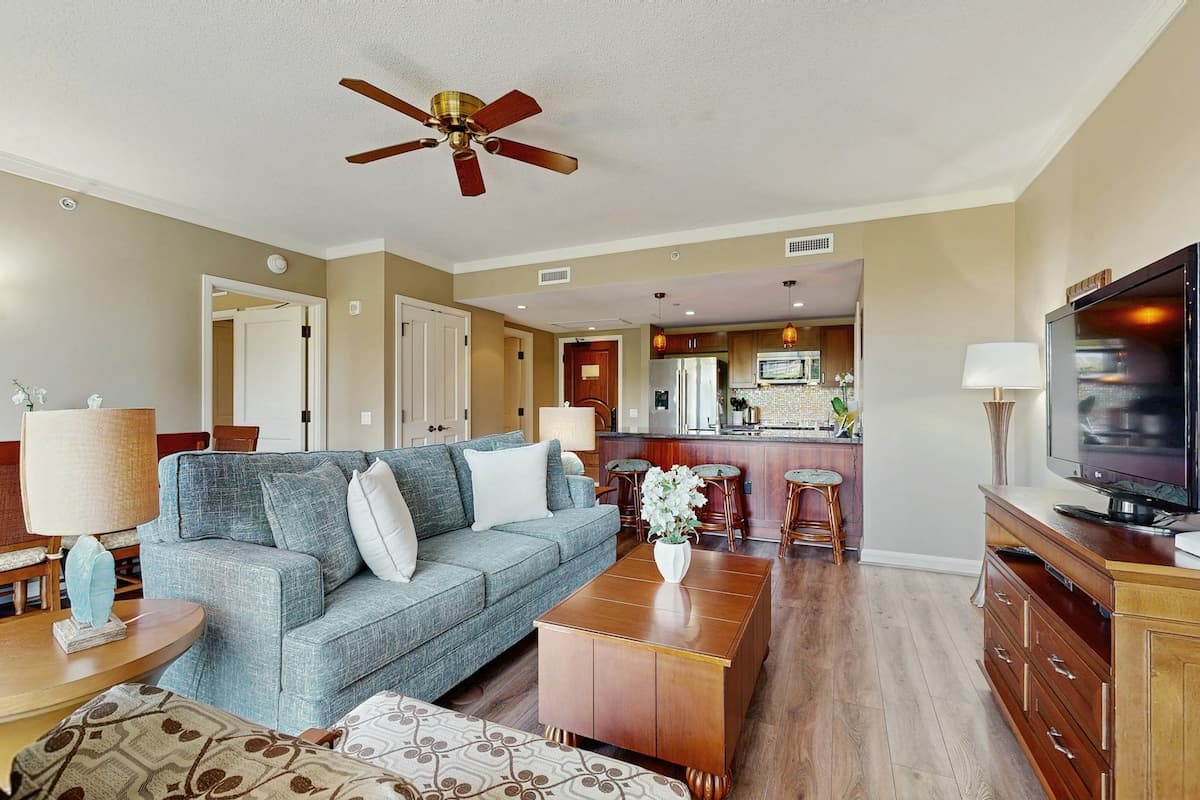 Condo in Lahaina · ★4.68 · 1 bedroom · 2 beds · 1 shared bath - Photo 1
